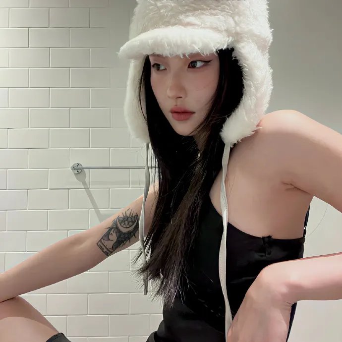 小楼昨夜又东风